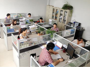 整潔高效的辦公區(qū)，規(guī)范高效的生產(chǎn)車間