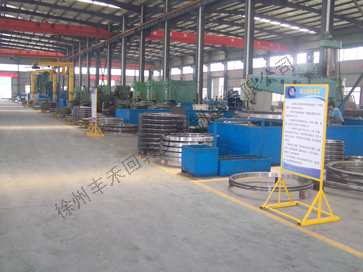 整潔高效的辦公區(qū)，規(guī)范高效的生產(chǎn)車間