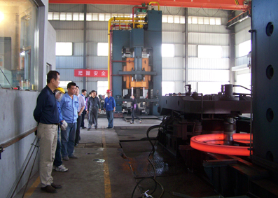 中國機(jī)械工業(yè)企業(yè)管理會(huì)對(duì)我司機(jī)進(jìn)行評(píng)審