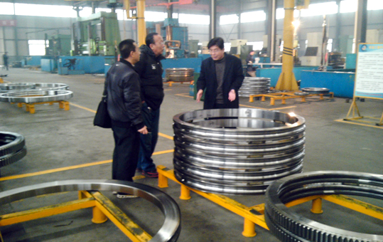 國內(nèi)知名企業(yè)客戶到我司對(duì)產(chǎn)品進(jìn)行檢驗(yàn)